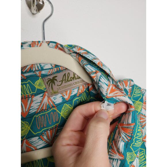 Vintage Aloha Sundays Rayon Geometric All Over Art Button Shirt Hawaiian Surf - Picture 4 of 5